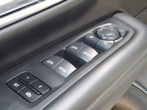 Used 2023 Chevrolet Tahoe Z71 w/ Luxury Package image 27