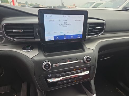 Used 2020 Ford Explorer XLT w/ Equipment Group 202A AWD/4WD image 10