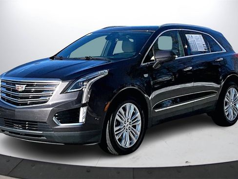 Used 2017 Cadillac XT5 Premium Luxury w/ Driver Assist Package image 4