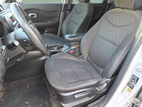 Used 2016 Kia Soul image 19