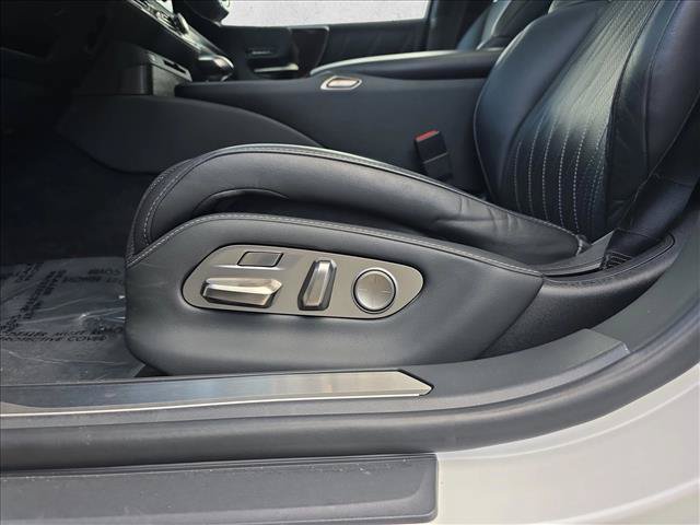 Used 2021 Lexus LS 500h AWD image 28