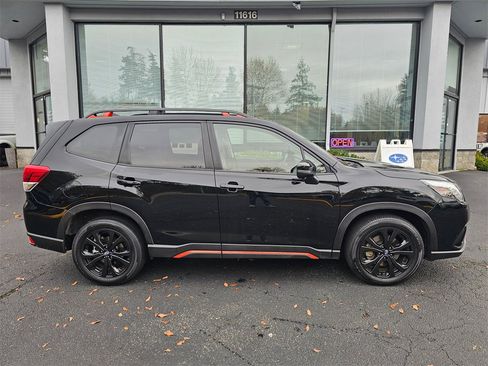 Used 2024 Subaru Forester Sport image 8