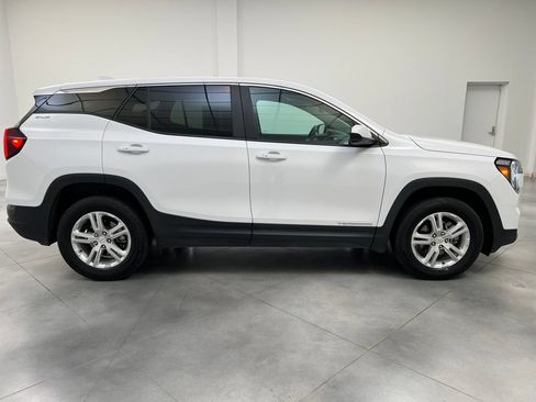 Used 2024 GMC Terrain SLE AWD/4WD image 10
