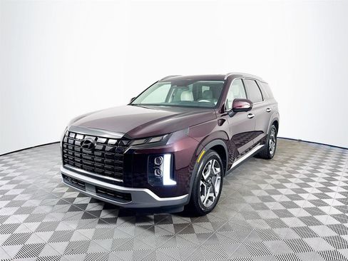 Used 2024 Hyundai Palisade Limited image 3