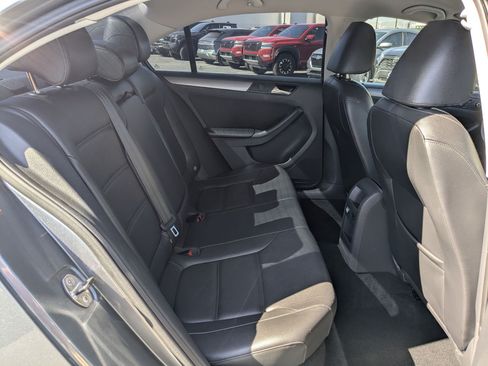 Used 2014 Volkswagen Jetta TDI FWD image 30