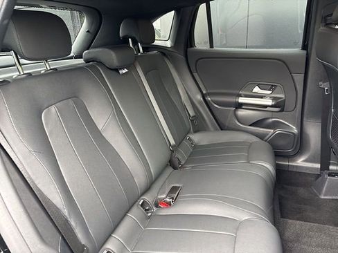 Certified 2025 Mercedes-Benz GLA 250 4MATIC image 28