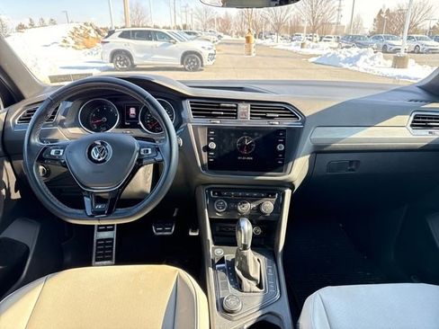 Used 2020 Volkswagen Tiguan SE R-Line image 12