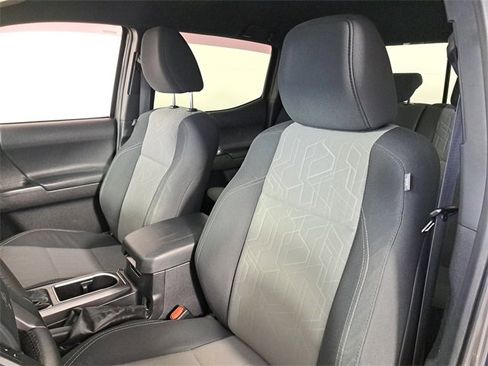 Used 2020 Toyota Tacoma TRD Off-Road image 20