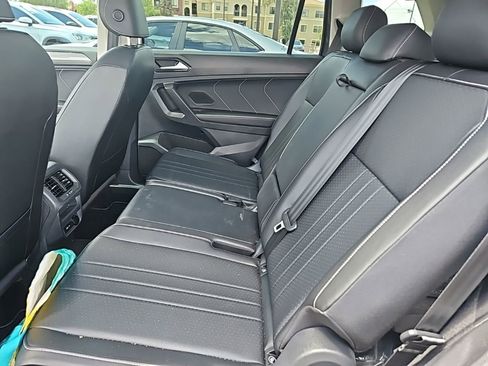Used 2023 Volkswagen Tiguan SE image 12