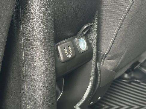 Used 2021 Chevrolet Colorado LT AWD/4WD image 22