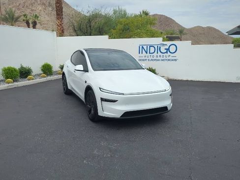 Used 2026 Tesla Model Y Long Range AWD/4WD image 3