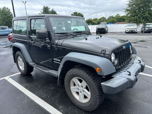 Used 2017 Jeep Wrangler Sport w/ Quick Order Package 24S AWD/4WD image 4