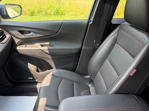 Used 2023 Chevrolet Equinox RS w/ RS Leather Package FWD image 17