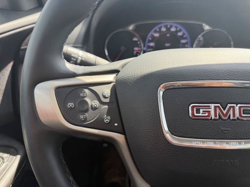 Used 2024 GMC Terrain Denali w/ Denali Premium Package AWD/4WD image 12