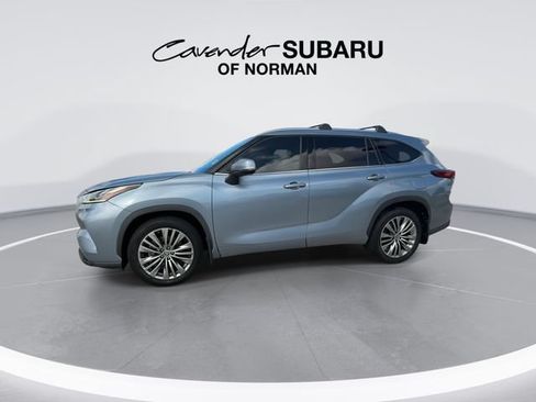 Used 2022 Toyota Highlander Platinum AWD/4WD image 5