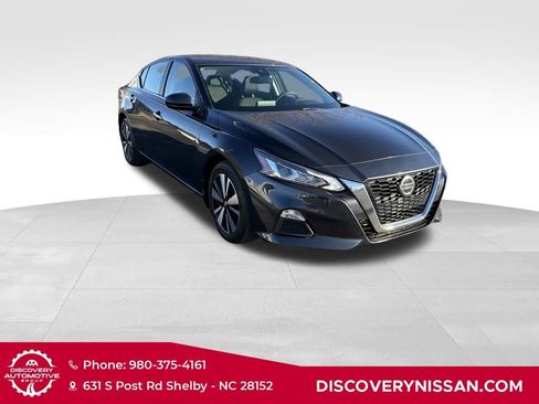 Certified 2022 Nissan Altima 2.5 SV image 5