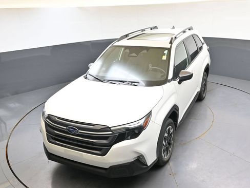 Used 2025 Subaru Forester Premium AWD/4WD image 36