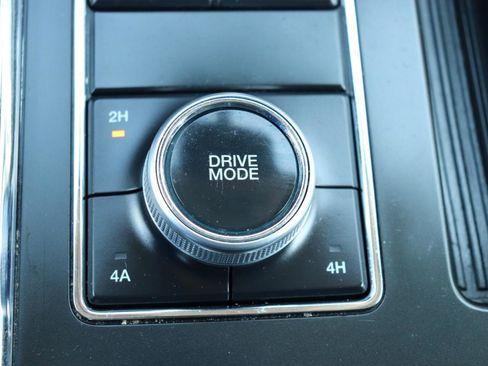 Used 2024 Ford Expedition XLT AWD/4WD image 43
