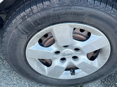 Used 2010 Nissan Rogue S image 18