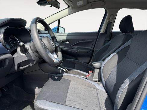 Used 2023 Nissan Versa SV FWD image 9