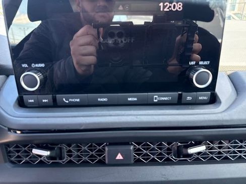 Used 2023 Honda Accord EX image 9