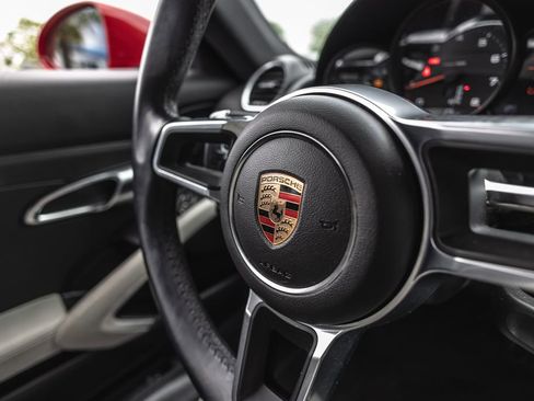 Used 2019 Porsche 718 Cayman RWD image 26