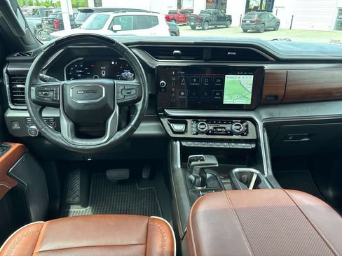 Used 2023 GMC Sierra 1500 Denali Ultimate AWD/4WD image 10