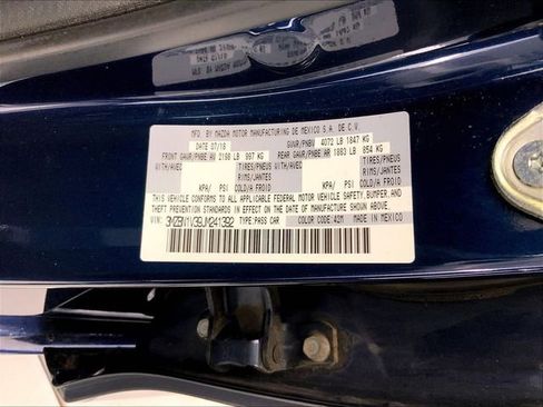Used 2018 MAZDA MAZDA3 Touring FWD image 32