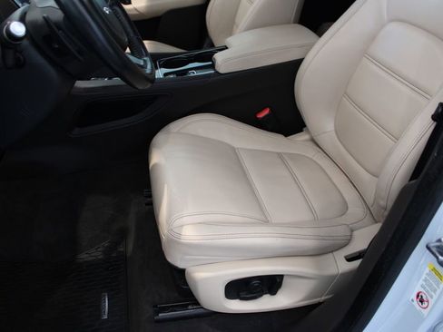 Used 2017 Jaguar F-PACE Prestige AWD/4WD image 10