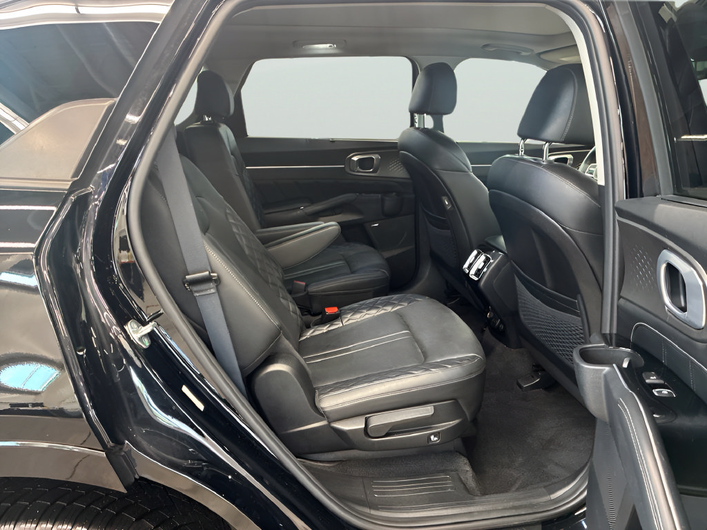 Certified 2023 Kia Sorento SX AWD/4WD image 23