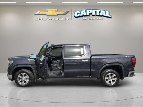 Used 2025 GMC Sierra 1500 SLT AWD/4WD image 13
