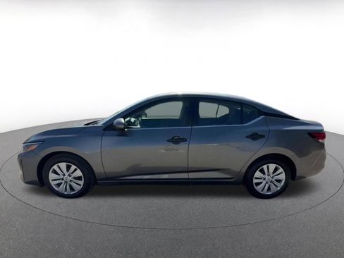 Used 2025 Nissan Sentra S image 9