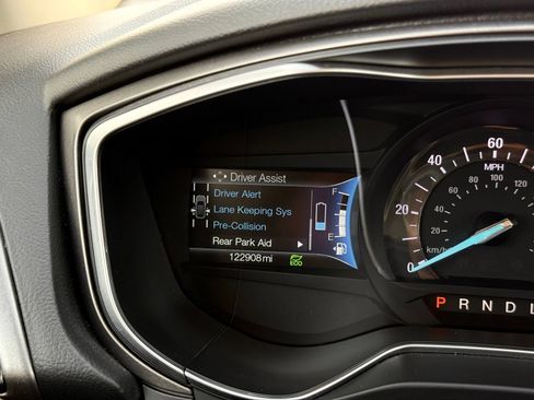 Used 2018 Ford Fusion SE w/ Equipment Group 602A FWD image 34