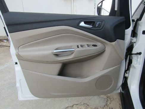 Used 2017 Ford C-MAX Titanium w/ Equipment Group 301A image 13