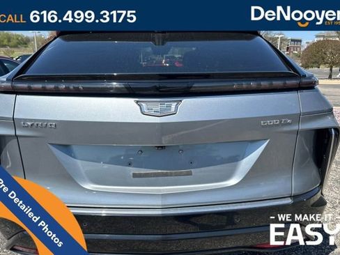 Used 2024 Cadillac Lyriq Luxury AWD/4WD image 10