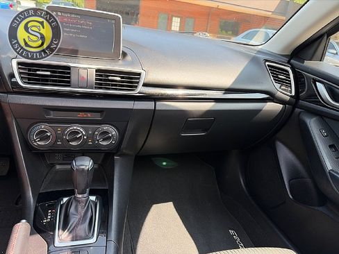 Used 2016 MAZDA MAZDA3 i Touring FWD image 22