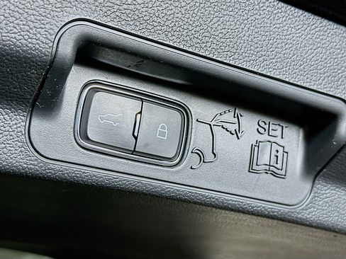 Used 2023 Ford Explorer XLT w/ Equipment Group 202A image 29