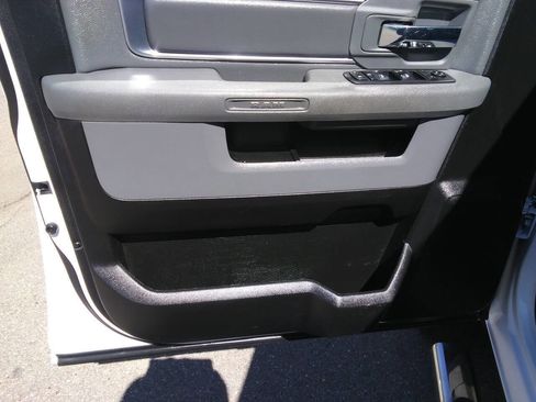 Used 2018 RAM 2500 SLT image 16