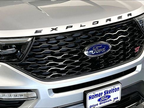 Used 2020 Ford Explorer ST w/ ST Street Pack image 30
