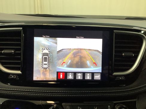 New 2026 Chrysler Pacifica Select w/ S Appearance Package FWD image 19