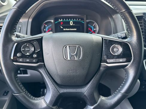 Certified 2019 Honda Pilot Touring image 17