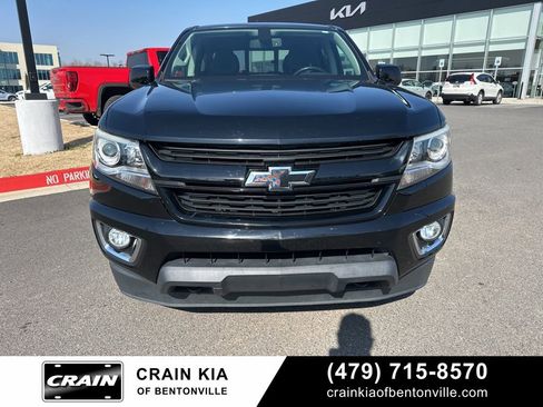 Used 2017 Chevrolet Colorado Z71 w/ Z71 Midnight Edition image 7