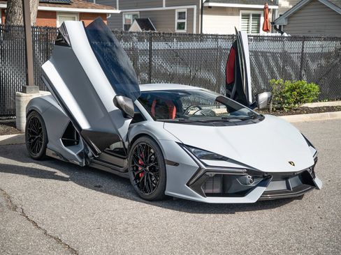 Used 2024 Lamborghini Revuelto AWD/4WD image 4