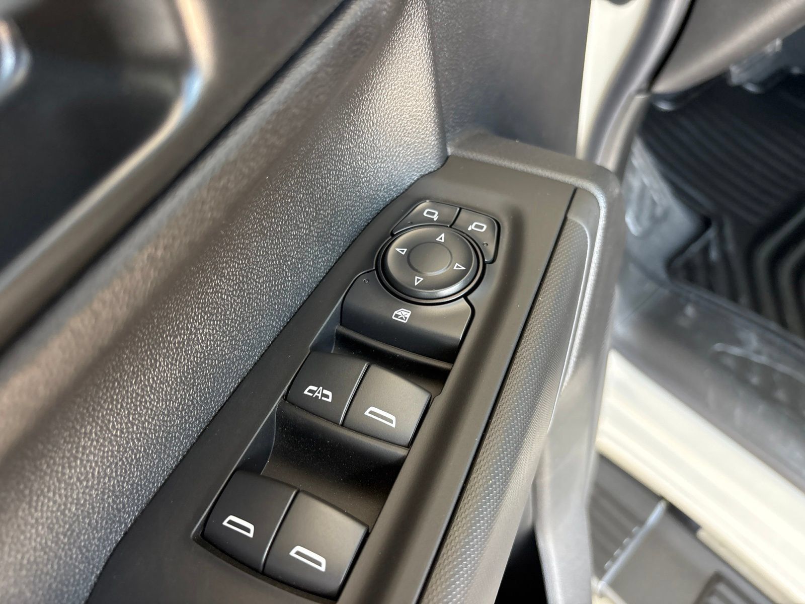 New 2026 Chevrolet Silverado 1500 Custom Trail Boss w/ LPO, Dark Essentials Package AWD/4WD image 11