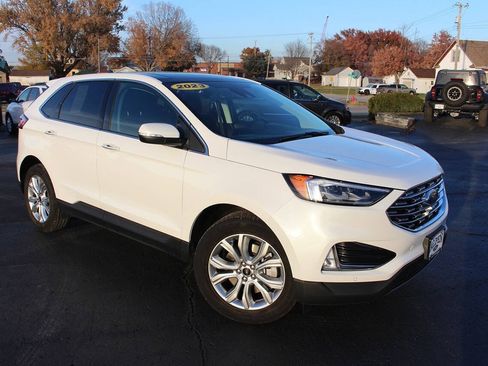 Used 2023 Ford Edge Titanium w/ Equipment Group 301A AWD/4WD image 3