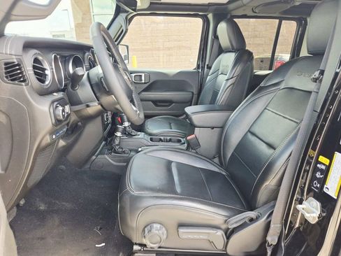 Used 2023 Jeep Wrangler Unlimited Sahara w/ Cold Weather Group AWD/4WD image 15