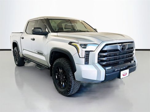 Used 2025 Toyota Tundra SR5 image 3