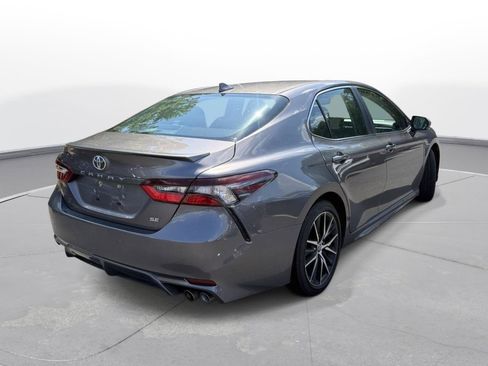 Used 2024 Toyota Camry SE w/ Cold Weather Package FWD image 6
