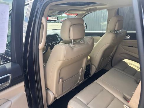 Used 2020 Jeep Grand Cherokee Limited w/ Trailer Tow Group IV AWD/4WD image 17