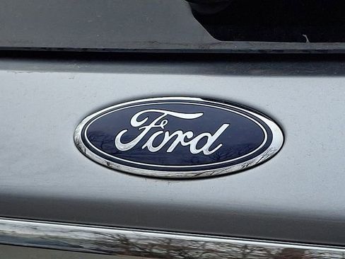 Used 2023 Ford Explorer Limited image 31